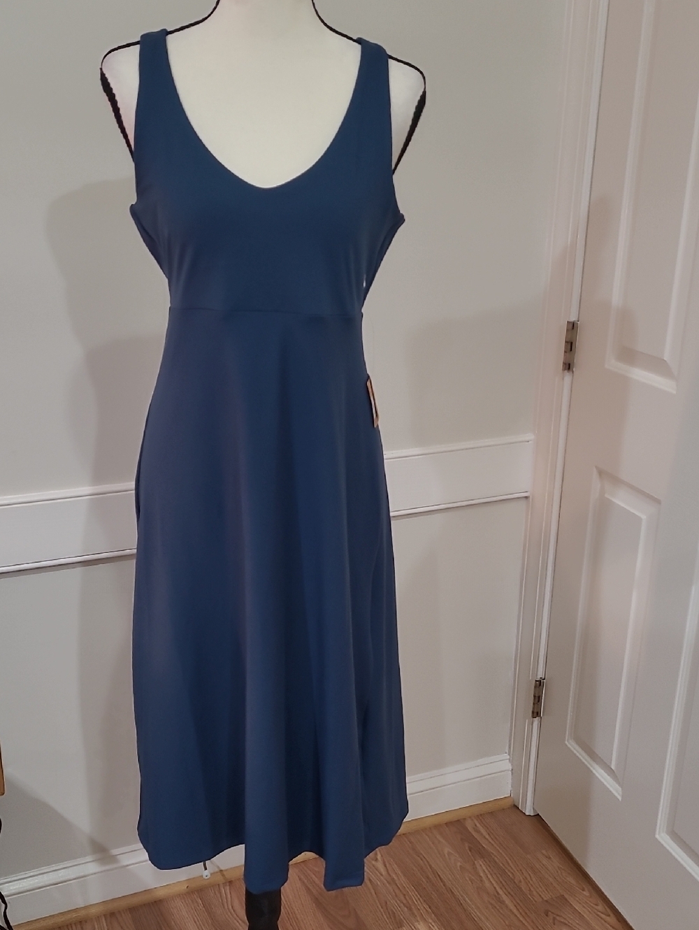 Eddie Bauer Aster Sleeveless V-Neck Blue Midi Dress - Size SP